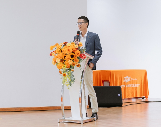 Ông Trần Kim Kha – Giám đốc Sở Khoa học và Công nghệ tỉnh Bình Định chia sẻ về vai trò của khoa học công nghệ trong chiến lược phát triển kinh tế - xã hội của tỉnh. Ảnh: FPTU