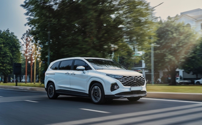Hyundai Custin trên đường phố. Ảnh: HTV