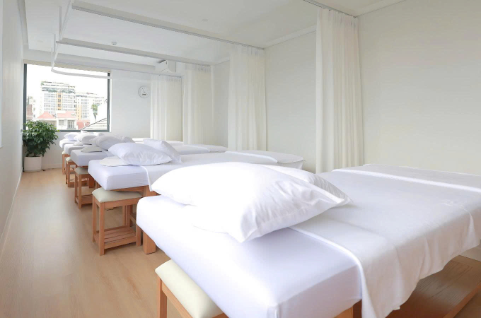 Các phòng trị liệu thư giãn thoáng đãng. Ảnh: N Spa