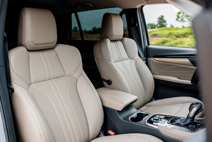Nội thất chiếc SUV 7 chỗ của Isuzu sử dụng màu nâu Truffle. Ảnh: Isuzu