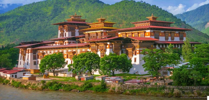 Punakha Dzong, một trong những tu viện cổ và lớn nhất Bhutan. Ảnh: Bhutan Peaceful Tours