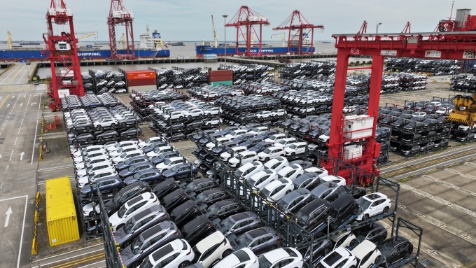 Xe điện chuẩn bị xuất khẩu tại Cảng container quốc tế Taicang ở Tô Châu, tỉnh Giang Tô, Trung Quốc, vào ngày 9/5/2024. Ảnh: Reuters