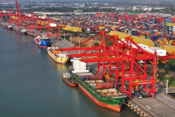 Xuất khẩu Trung Quốc sang Mỹ: Giảm mạnh nhất trong 5 năm