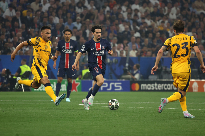 Vitinha đi bóng trong trận chung kết Champions League giữa PSG và Inter, trên sân Allianz, Munich, Đức ngày 31/5/2025. Ảnh: Reuters