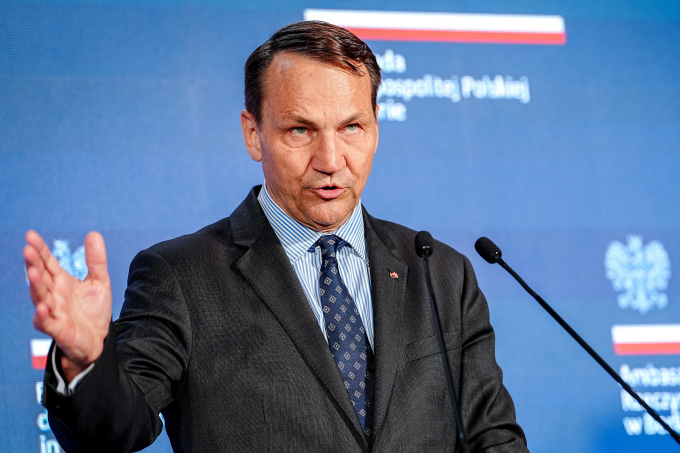 Ngoại trưởng Ba Lan Radoslaw Sikorski tại Berlin, Đức ngày 4/6. Ảnh: Reuters