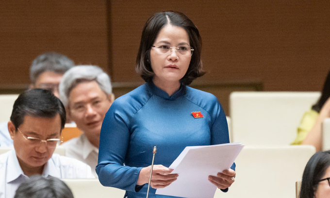 Đại biểu Nguyễn Hoàng Bảo Trân (Phó chủ tịch Liên đoàn Lao động tỉnh Bình Dương). Ảnh: Cổng TTĐT Quốc hội