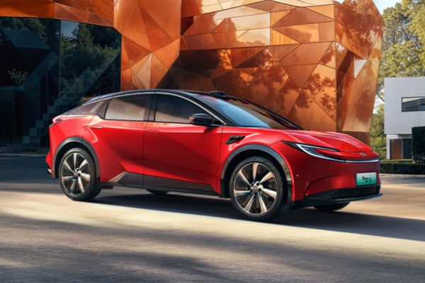Xe điện: 45.000 km để đạt ‘sạch hoàn toàn’?