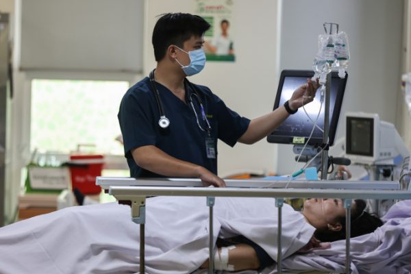 Hướng dẫn hưởng BHYT khi cấp cứu trái tuyến