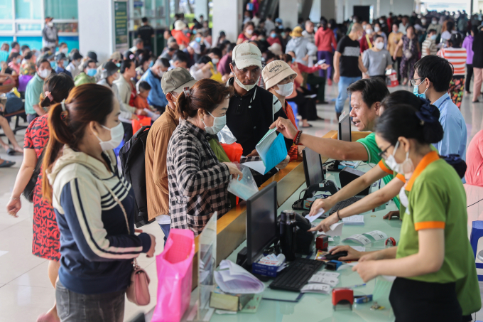 Đông đúc bệnh nhân chờ khám bệnh tại Bệnh viện Ung Bướu TP HCM cơ sở 2. Ảnh: Quỳnh Trần