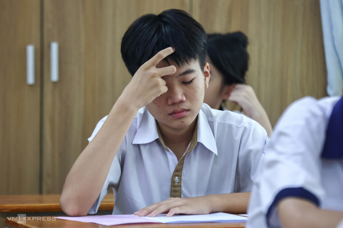 Thí sinh thi lớp 10 công lập TP HCM, tại THCS Hoa Lư (TP Thủ Đức), tháng 6/2025. Ảnh: Quỳnh Trần