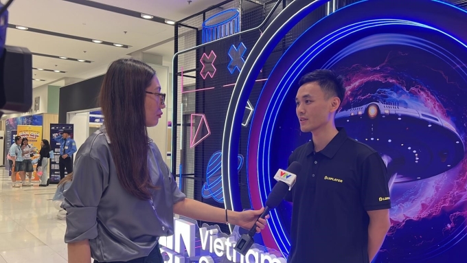 Ảnh: Ông Robert Shawn, đại diện LDVERSE Technology Limited (doanh nghiệp sở hữu nền tảng LDPlayer) trả lời phỏng vấn của VTV tại Vietnam Gameverse 2025. Ảnh: LDPlayer