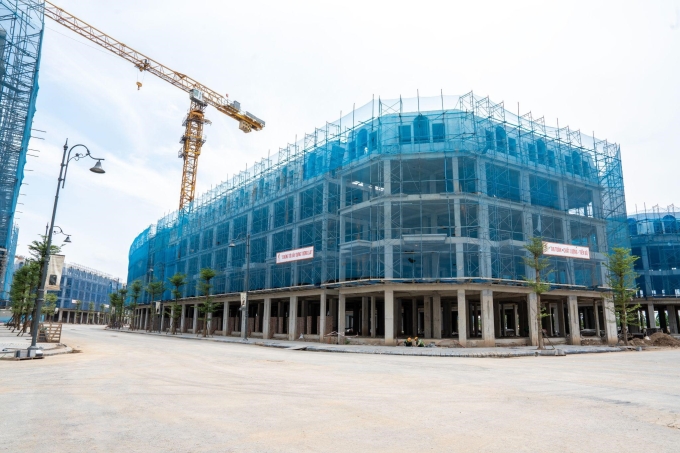 Nhiều dãy nhà phố tại dự án đã cất nóc, thuận tiện đưa vào khai thác. Ảnh: Sunshine Group