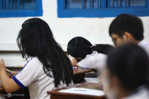 10 thí sinh bị đình chỉ thi tốt nghiệp THPT