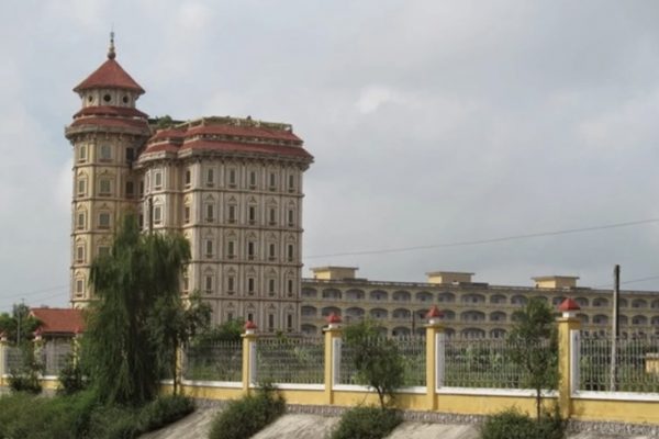 Đình chỉ đào tạo: Đại học Hà Hoa Tiên gặp khó khăn