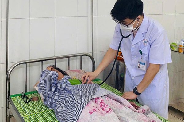 Ngưng thuốc tự ý: Bệnh nhân đối mặt nguy hiểm tính mạng