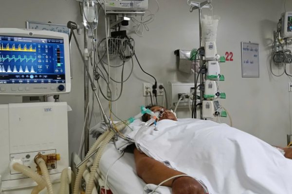 Điều trị sốt xuất huyết tốn kém: Cảnh báo chi phí cao