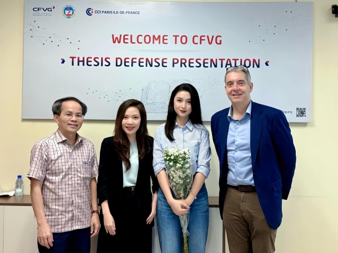 Ngọc Ánh trong buổi bảo vệ khóa luận chương trình thạc sĩ Marketing, Bán hàng và Dịch vụ tháng 4/2024. Ảnh: Nhân vật cung cấp