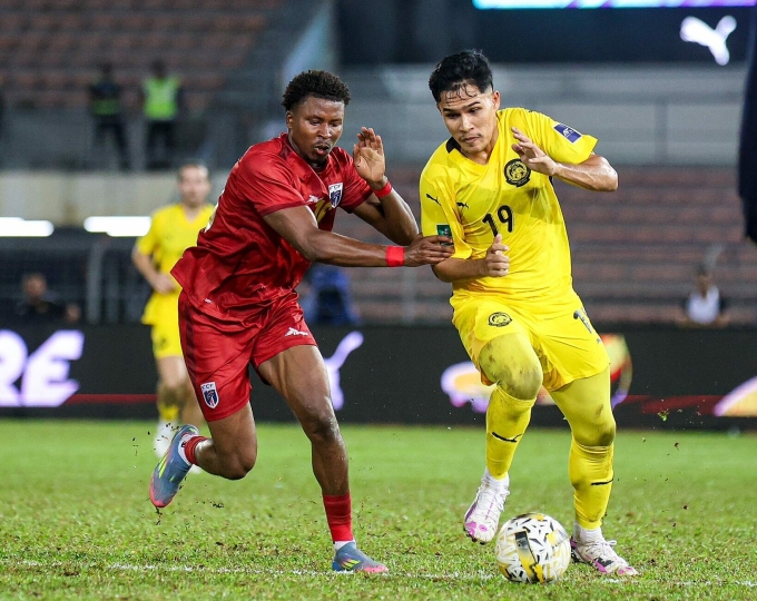 Đội tuyển Malaysia (áo vàng) hòa Cape Verde 1-1 ở trận giao hữu tại sân Kuala Lumpur, Malaysia, ngày 29/5/2025. Ảnh: Malaysia NT