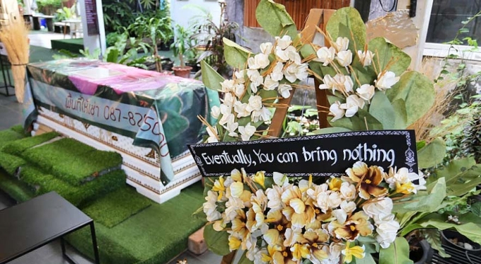 Quán cà phê giúp khách chết thử ở Bangkok - 4