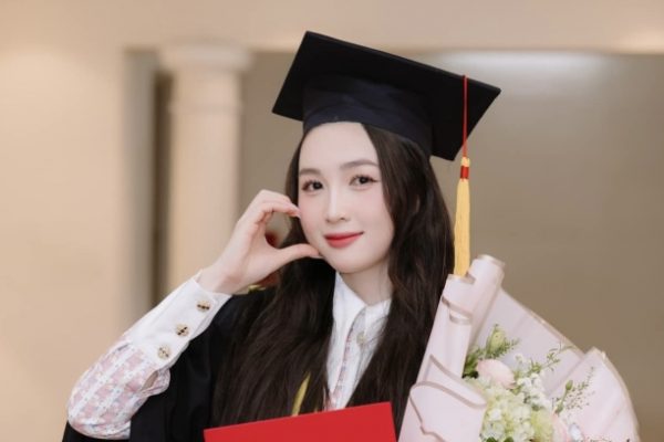 Hoa khôi ĐHQG Hà Nội nhận học bổng Chính phủ toàn phần: Tin hot!