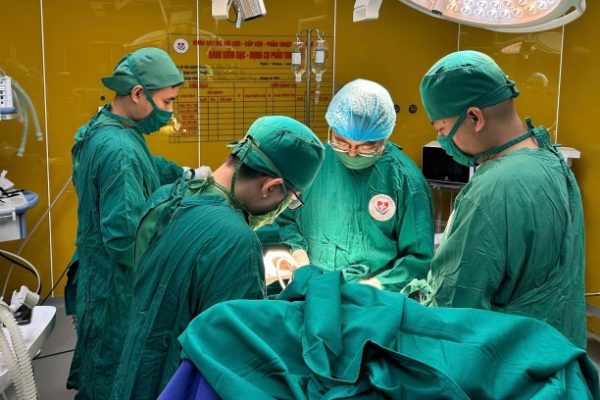 Cứu sống bệnh nhân chấn thương sọ não nguy kịch bằng mổ não thức tỉnh