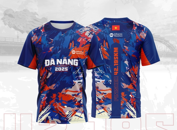 Áo finisher cự ly 42km. Ảnh: VM