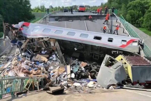 Nga tố Ukraine đánh bom cầu đường sắt: Diễn biến mới nhất