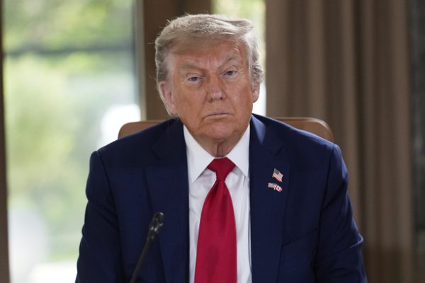 Ông Trump tuyên bố Mỹ kiểm soát hoàn toàn không phận Iran