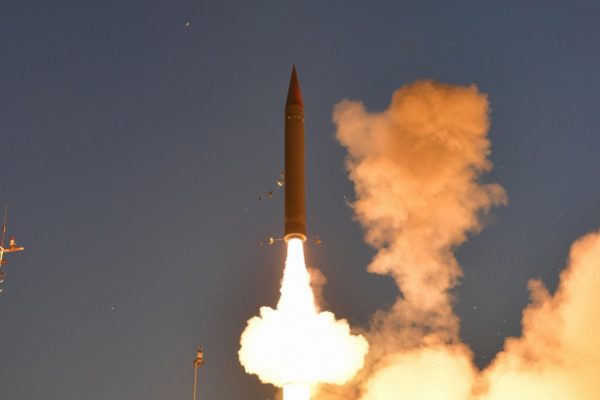 Israel cạn kiệt tên lửa Arrow? Nguy cơ phòng không