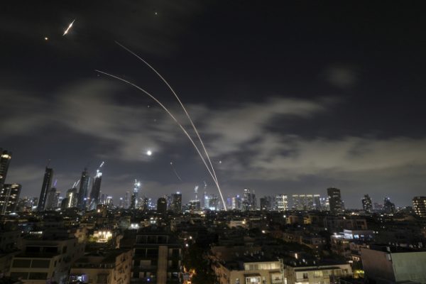 Israel: Nguy cơ cạn kiệt tên lửa phòng không sau 12 ngày?