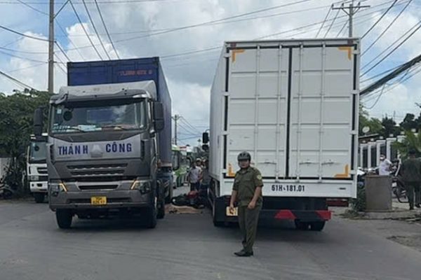 TP HCM: Tai nạn thương tâm khiến mẹ con tử vong