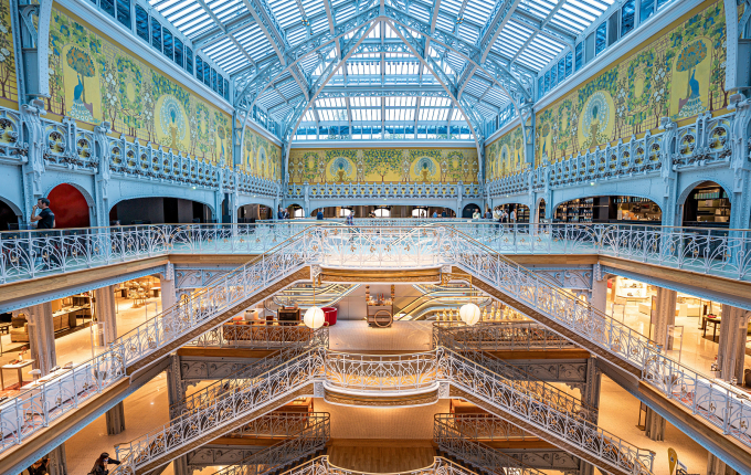 Samaritaine giống như một kiệt tác giữa lòng Paris.