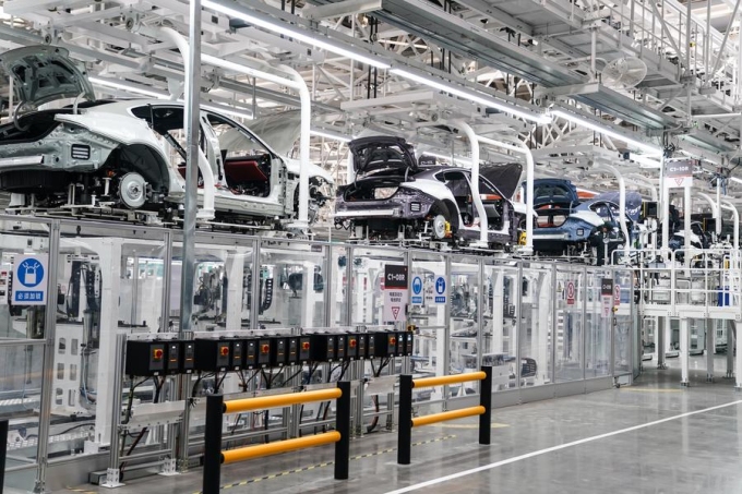 Dây chuyền lắp ráp ôtô tại nhà máy của Xiaomi ở Bắc Kinh ngày tháng 3/2024. Ảnh: Xinhua