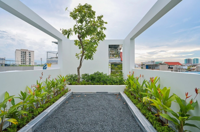 Tầng thượng bố trí sân vườn. Ảnh: Nhân vật cung cấp