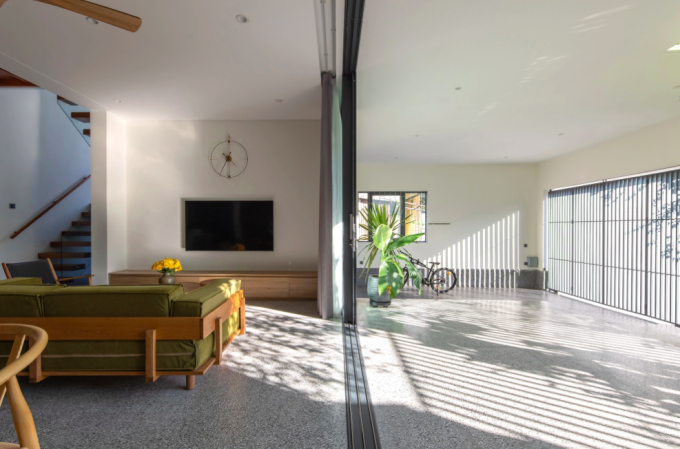 Khối chức năng được xây lùi vào trong. Ảnh: Chimnon Studio