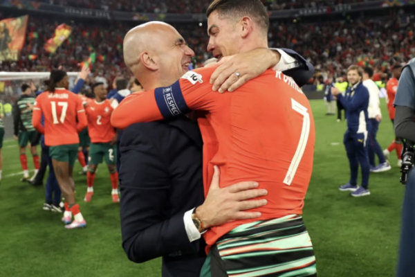 HLV Martinez: Tâm trí dẫn dắt Ronaldo, không phải thể chất
