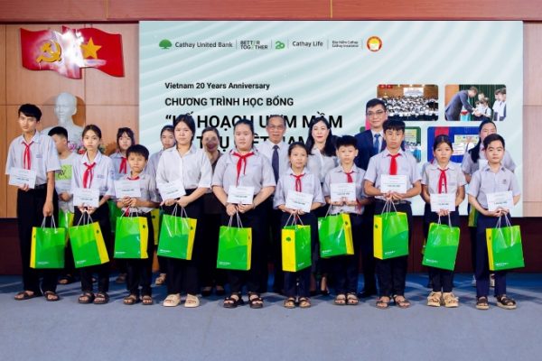 Cathay United Bank: 360 Học Bổng Cho Học Sinh Quảng Nam