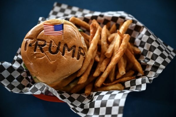 Khám phá nhà hàng Trump Burger đậm chất Mỹ ở Texas
