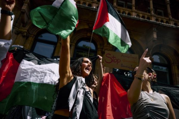 Tuần hành châu Âu: Kêu gọi ngừng bắn ở Gaza, lên án Israel & Iran