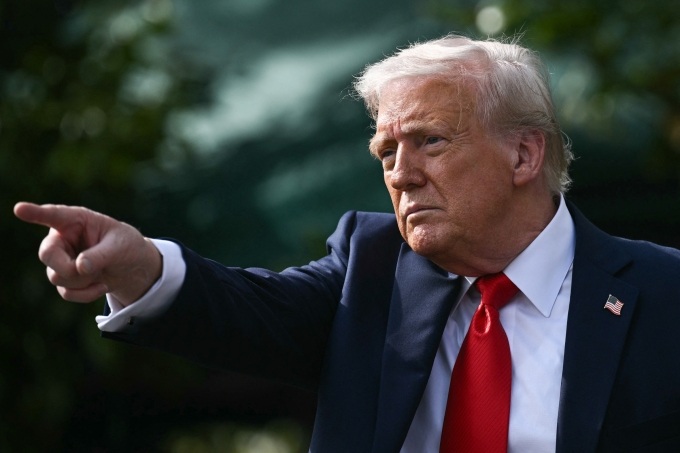 Tổng thống Donald Trump tại khuôn viên Nhà Trắng ngày 14/4. Ảnh: AFP
