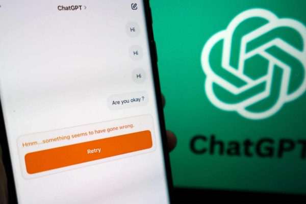 ChatGPT và Sora gặp lỗi diện rộng: Sự cố người dùng