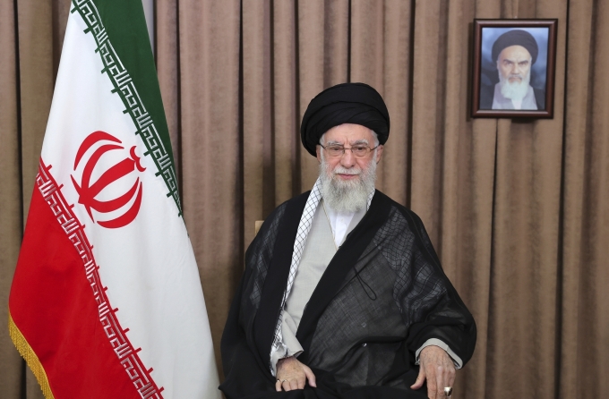 Lãnh tụ tối cao Iran Ali Khamenei phát biểu trên truyền hình Iran ngày 13/6. Ảnh: AP