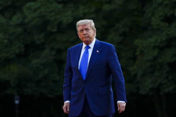 Ông Trump: Chương trình hạt nhân Iran thụt lùi hàng thập kỷ (Phản ứng mới nhất)