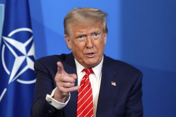Ông Trump so sánh tấn công Iran với vụ ném bom Hiroshima, Nagasaki