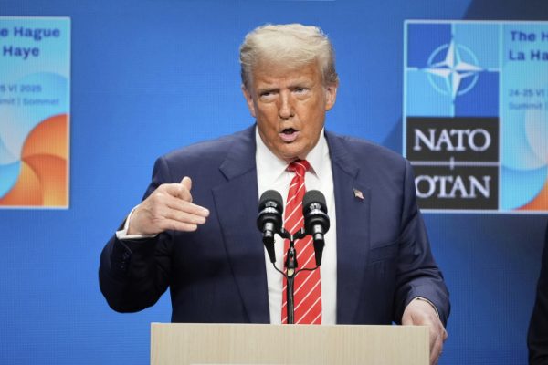 Ông Trump cảnh báo đảng Cộng hòa về dự luật lớn