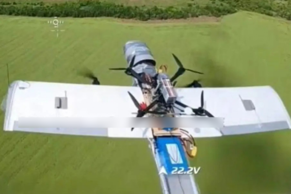UAV ‘Tia chớp’ Nga chở theo drone để tăng năng lực tập kích