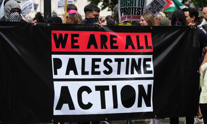 Cuộc biểu tình của tổ chức Palestine Action tại London, Anh hôm 23/6. Ảnh: AP