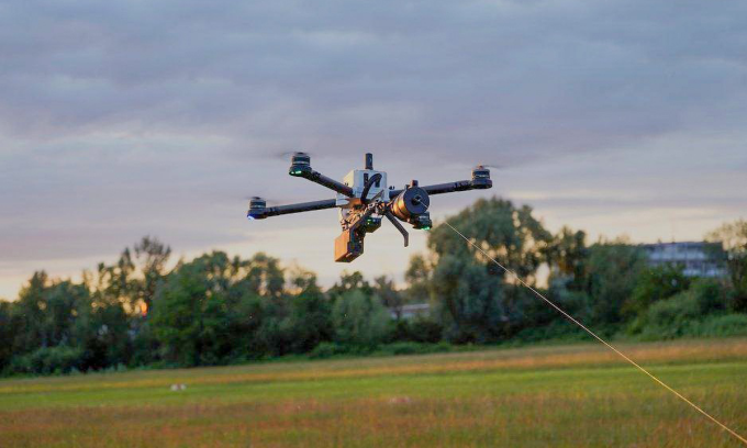 Một mẫu drone cáp quang của Nga trong bức ảnh đăng tháng 11/2024. Ảnh: Rossiyskaya Gazeta