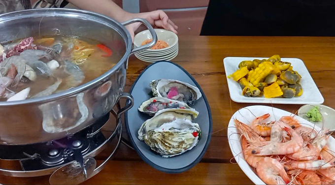 Suất ăn nghi gây ngộ độc thực phẩm tại một nhà hàng ở TP Tuy Hòa. Ảnh:Băng Tâm