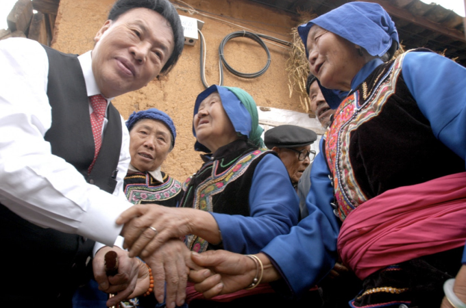 Dư Bành Niên dành nửa sau cuộc đời làm từ thiện, quyên góp toàn bộ tài sản cho xã hội thay vì cho con cháu thừa kế. Ảnh: VCG